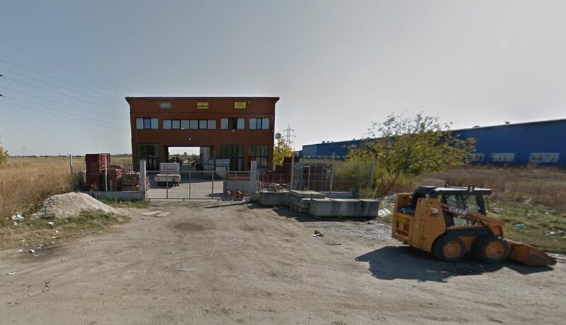 Teren 12.000 mp si SHOWROOM, depozitare cu deschidere la CENTURA